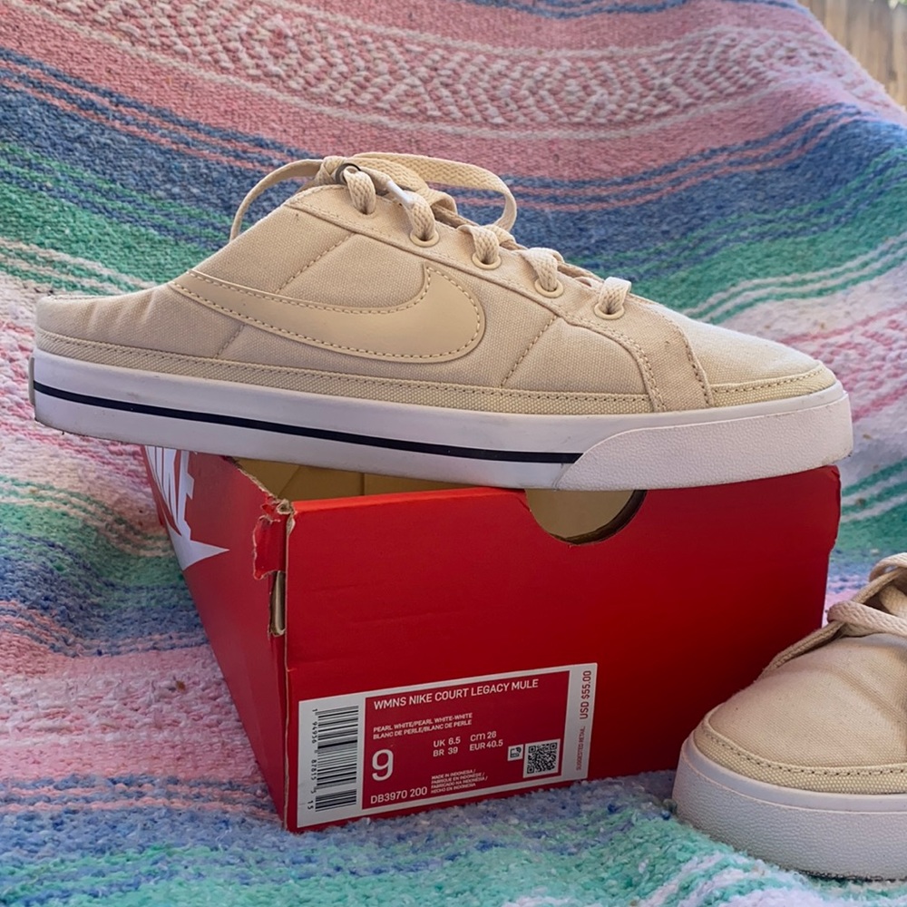 NIKE women’s sz. 9 - “Court Legacy Mule” color: cream